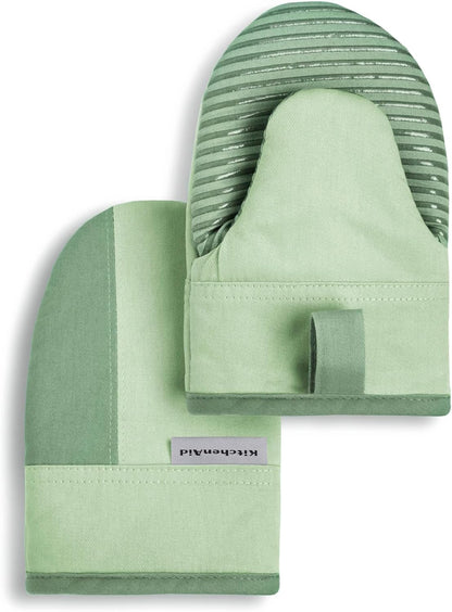 Beacon Two-Tone Non-Slip Mini Oven Mitt Set, Pistachio/Graphite Green, 5.5"X8", 2 Piece
